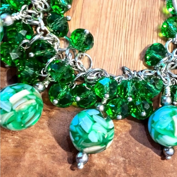 Green glass and swarovski crystal charm bracelet. Recycled green bottle glass. - Picture 6 of 16